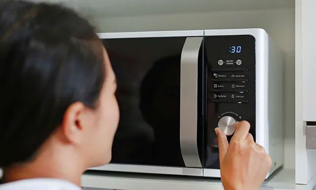 Lò vi sóng sẽ không nguy hiểm nếu biết sử dụng đúng cách.