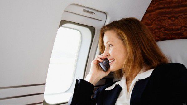 Lý do tắt các thiết bị điện tử khi máy bay cất cánh hoặc hạ cánh 3