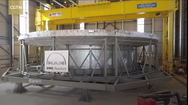 Mặt Trời nhân tạo dùng thiết bị nặng 1200 tấn để lắp 5
